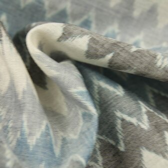 Soft blue and grey hues in zigzag